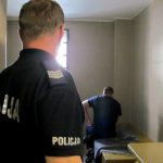 Włamania w Grodzisku i Milanówku. Kryminalni zatrzymali 37-letniego recydywistę