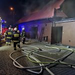 Dwa pożary w powiecie warszawskim zachodnim. W Błoniu spłonął lokal gastronomiczny, a w Hornówku dom jednorodzinny [FOTO]